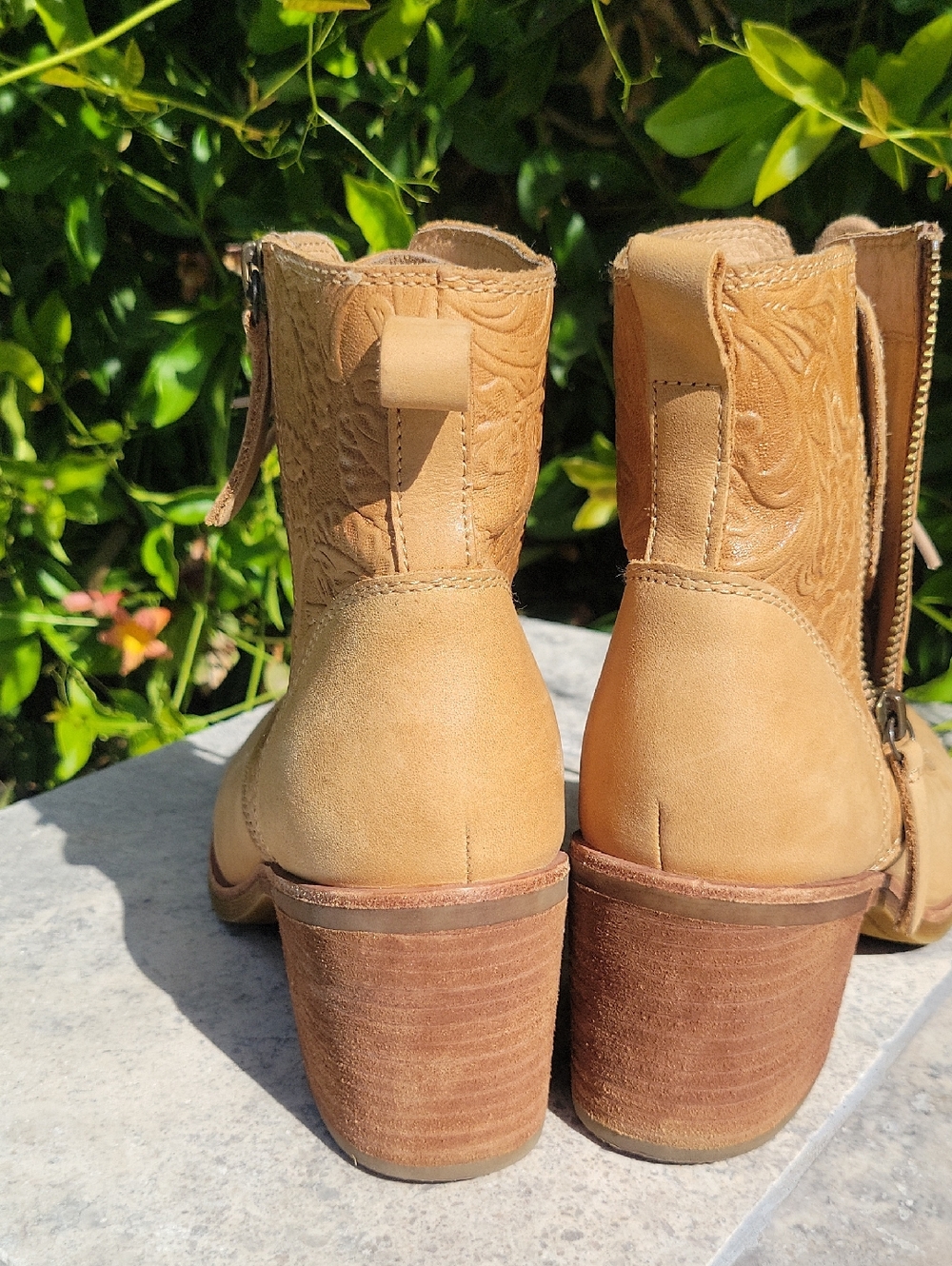 Sofft Sondra Tan Embroidered Lace-Up Leather Ankle Boots 7.5 - Picture 9 of 15